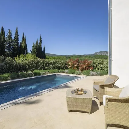 Villa Tica