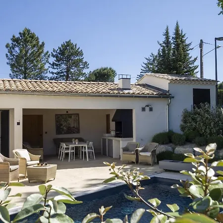 Tica Villa