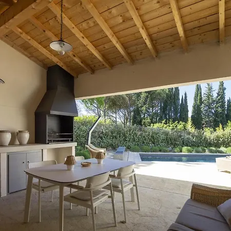 Tica Villa *